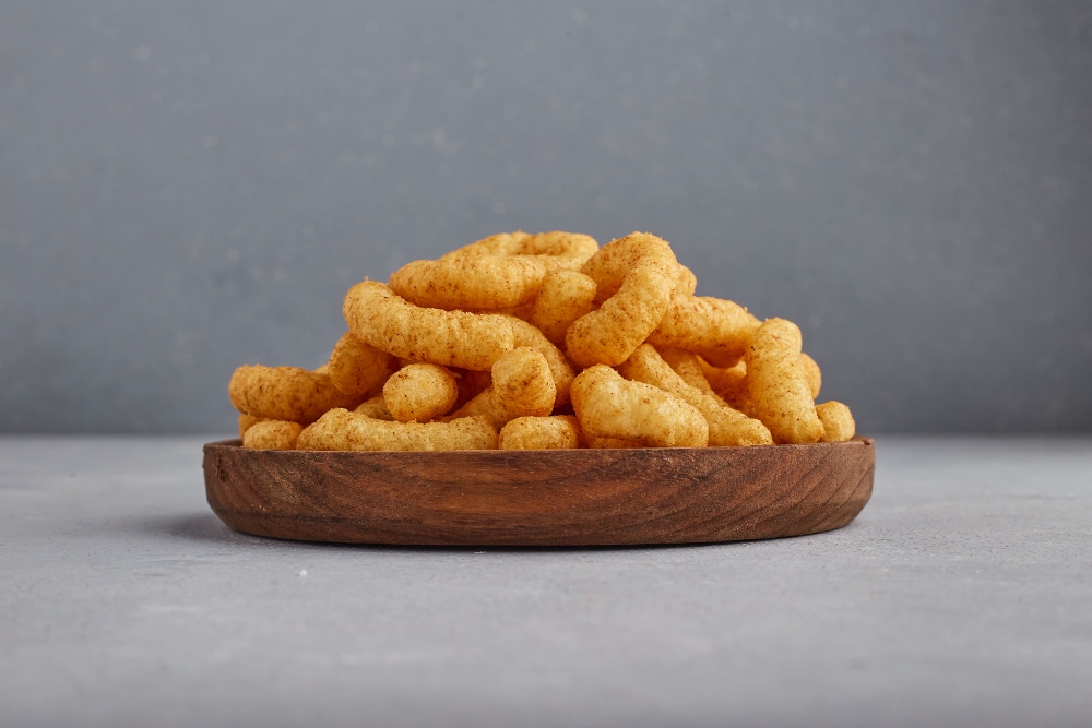 corn chips spice wooden platter